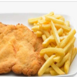 Milanesa de polo con patacas ou arroz