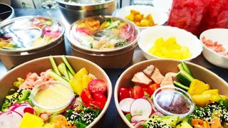 Poke Bowls z Szarpanymi Boczniakami VEGAN