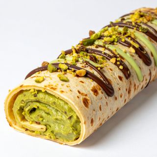 Piadina sottile farcita con pistacchio