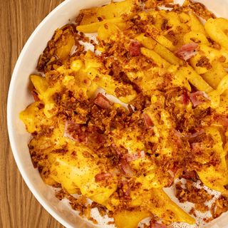 Діпи під Сирним соусом та беконом (180г)