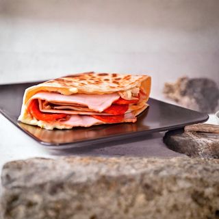 Palačinka sa pečenicom i kulenom