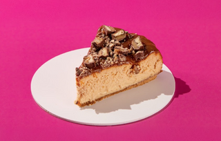 Tarta De Queso Porción Caramelo Salado Y Twix