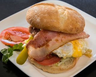 H-2 Hamburguesa completa