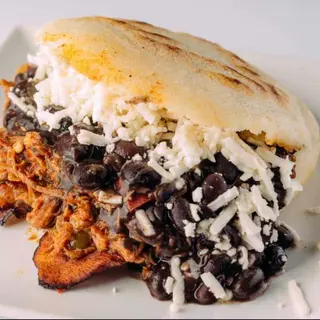 Arepa pabellón. 