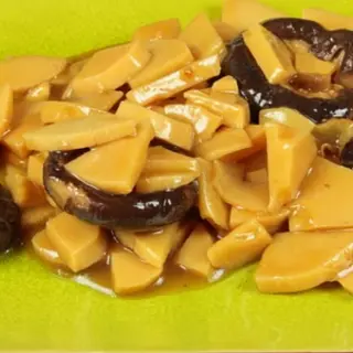 64 Funghi e bambù