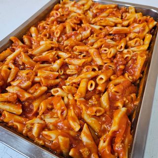 Ración De Macarrones Boloñesa