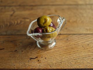 Оливки мікс до вина