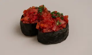 Gunkanmaki tatar z tuńczyka -2 szt-