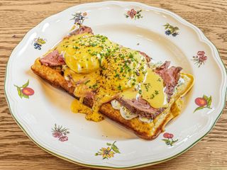 Waffles with Roast Beef
