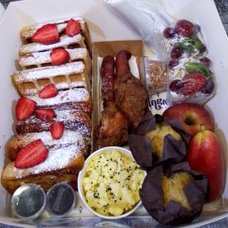 Single serve breakfast box