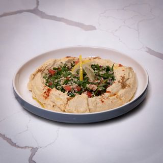 Humus cu salata tabouleh