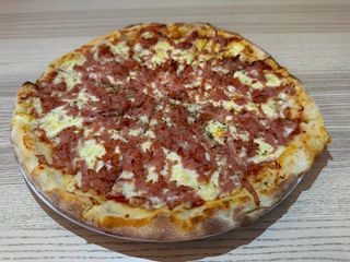 33. Pizza Prosciutto