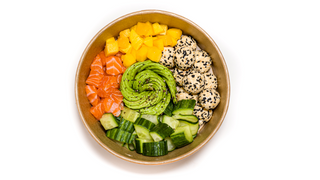 Bowl z łososiem i mango