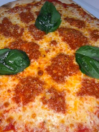 Pizza Al Ragú  (33 Cm.)