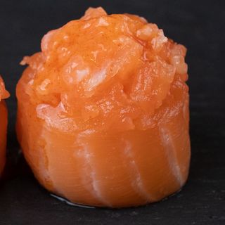 30. Salmon gunkan - 1 pezzo