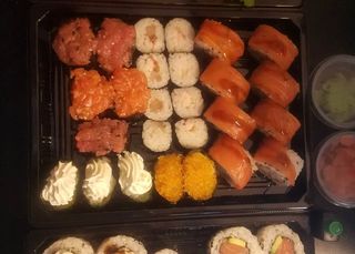 Sushi box per 4 persone - 70 pezzi 