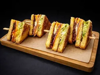 Sandwich Club Aguacate