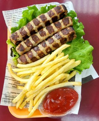 3бр. Кебапче+Картофки+Сос (310г)