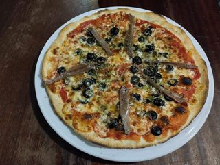 Pizza Napoli (Mediano)