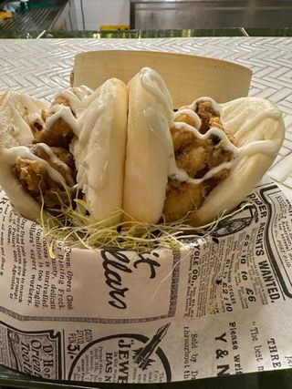 Pan Bao De Chipirones Con Alioli