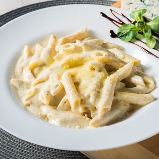 Papricaș de pui cu paste