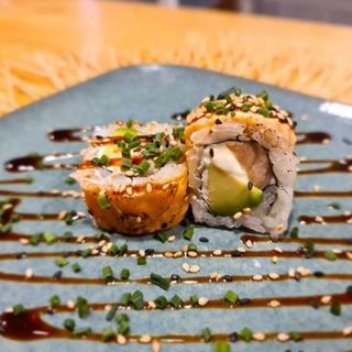 Salmón Aburi Roll
