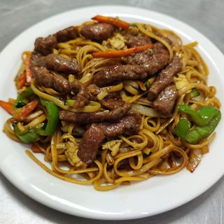 Tallarines Fritos Con Ternera