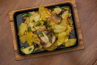 Жаровня с картофелем и грибами