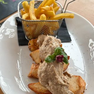 Piletina u sosu od badema