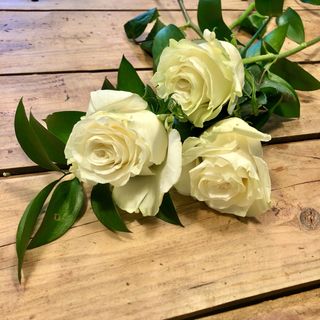 Ramo de 3 rosas BLANCAS