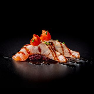 W148 Nigiri Salmón Picante (2 Uds.)