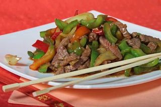 Biftek sa zelenom paprikom