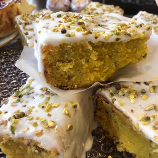 Brownie De Limón Y Pistacho (Ración)