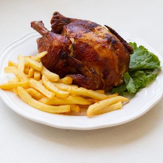 Pollo Entero con Guarnición