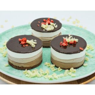 Postre Tres Chocolates (Grande)