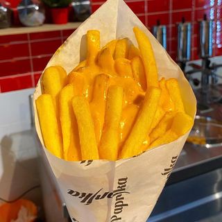 სუვლაკი ჩედარის სოუსით