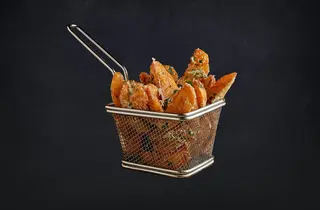Cartofi wedges cu parmezan