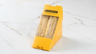 ქათმის სენდვიჩი ჩიას ტოსტით