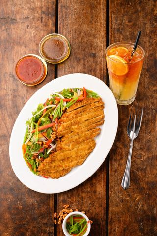 Crispy Chicken Breast Salad/California Salad + Iced Arnold Palmer