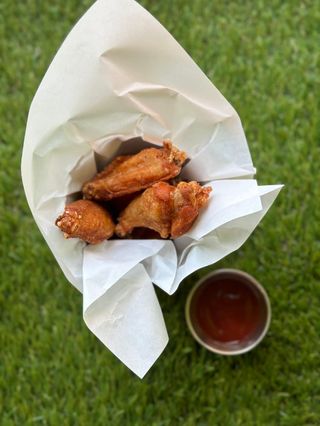 Курячі крильця + соус	(250/30г)