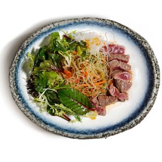 Салат з яловичиною та фунчозою (180г)