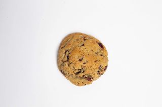 Galleta Con Chispas De Chocolate, Nueces Pecanas, Arándanos Rojos