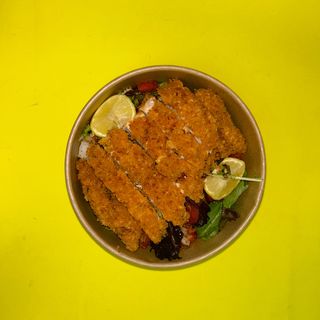9. Ensalada de crispy chicken