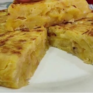 Tortilla de patatas con cebolla 