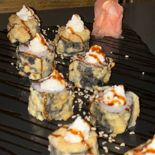 Maki salmón en tempura (8 Pzs.)
