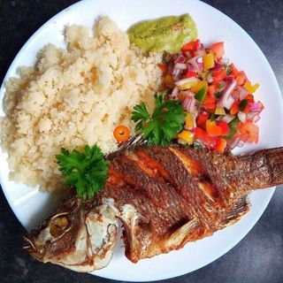 Attieké Poisson Carpe Rouge Frit
