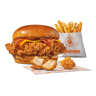 The BaconBBQ + Patatas Cajun + 2 nuggets