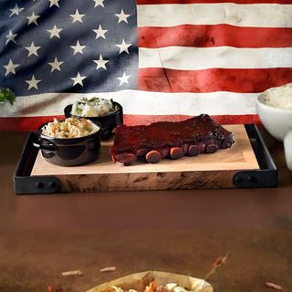 Опушени свински ребра на Big Green Egg (400г)