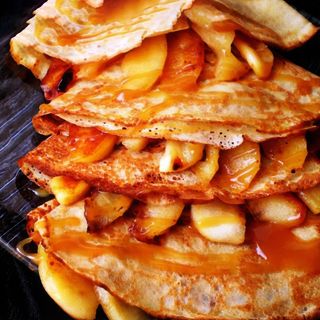 Crêpe Pommes Caramélisées Au Beurre Salé