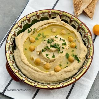 HUMMUS